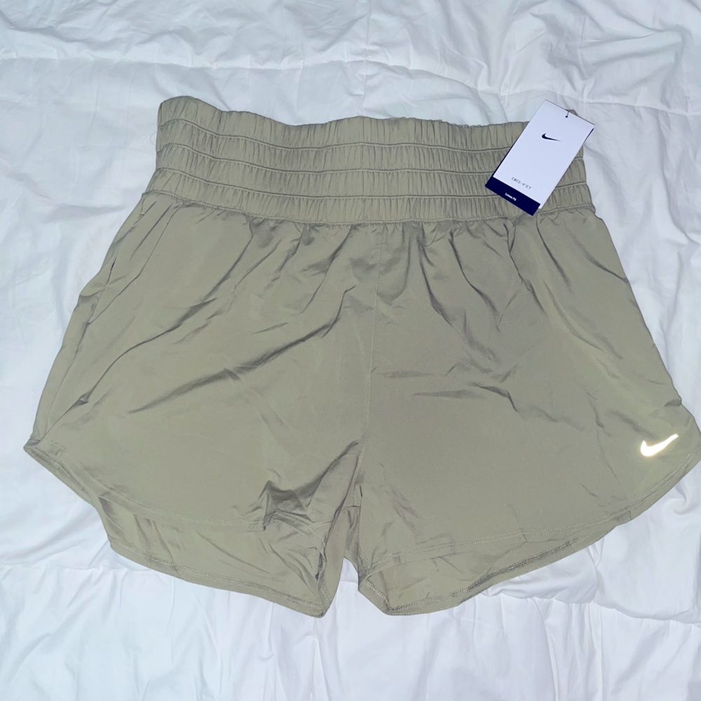 Nike One
Women's Dri-FIT Ultra High-Waisted 3" Brief-Lined Shorts